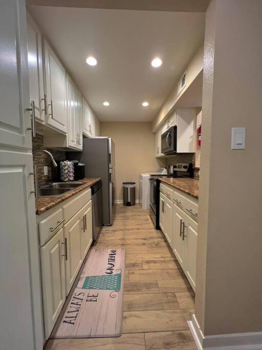 Beautiful/Spacious 2 Bedroom Houston Near Galleria Eksteriør billede