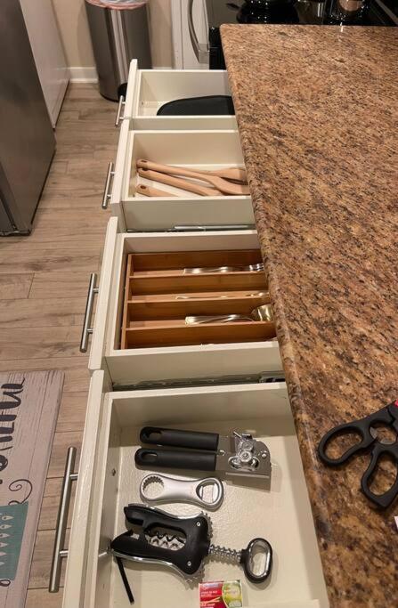 Beautiful/Spacious 2 Bedroom Houston Near Galleria Eksteriør billede