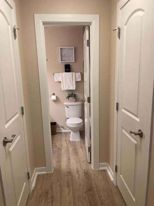 Beautiful/Spacious 2 Bedroom Houston Near Galleria Eksteriør billede